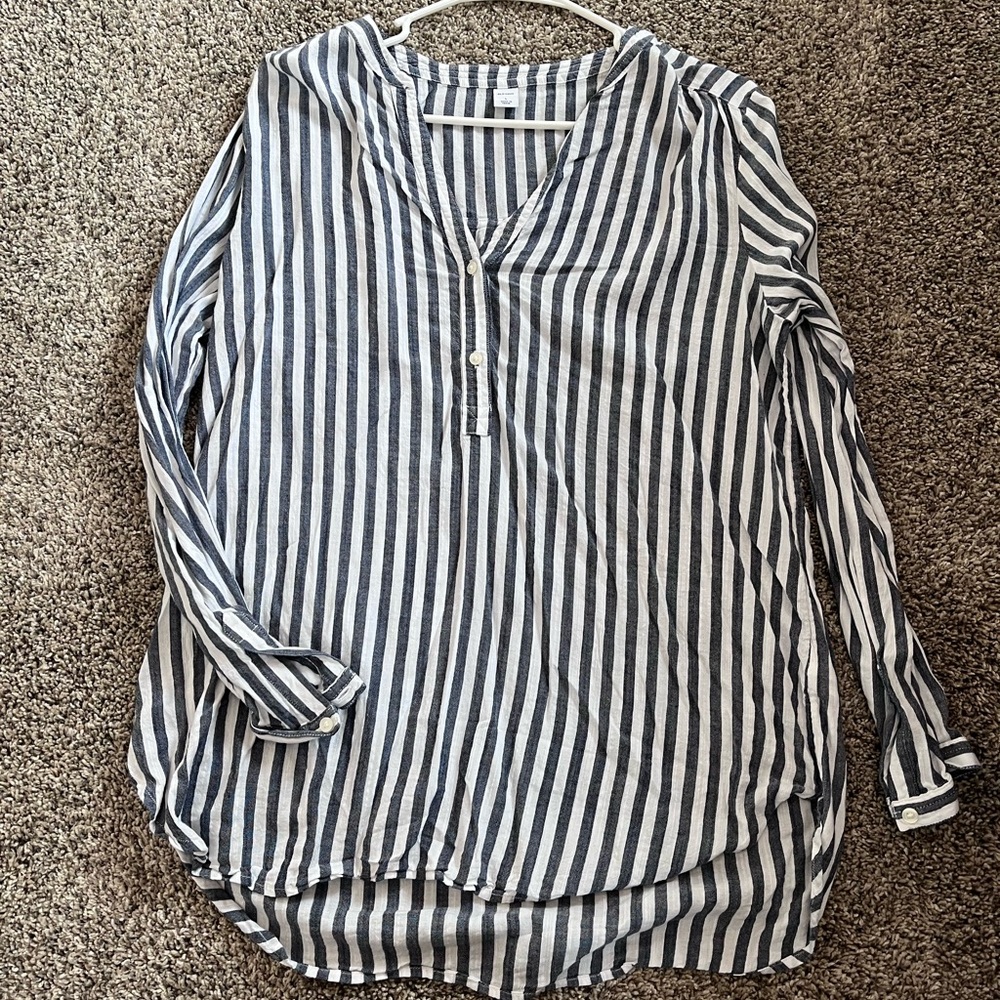 Long sleeve striped shirt with buttons